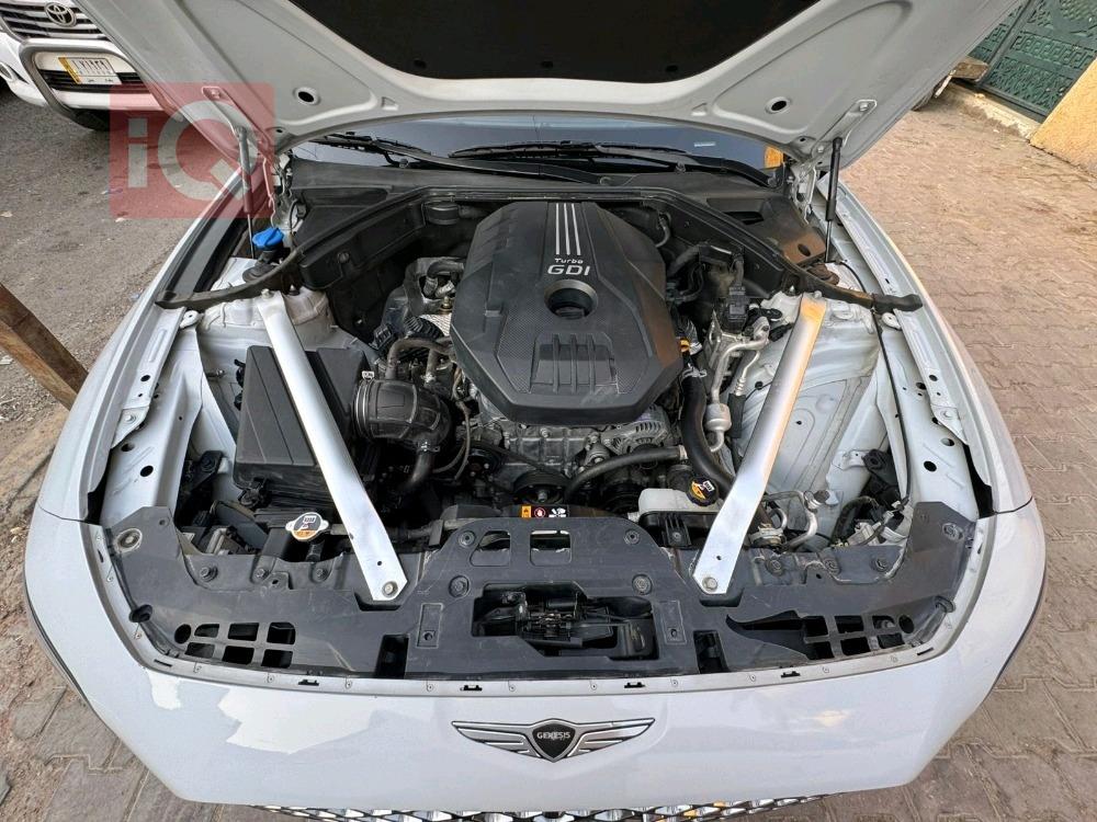 جنسس G70